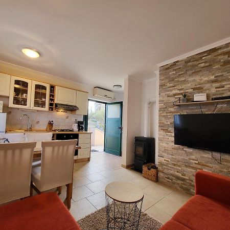 Holiday Home Duje Mali Iz Ngoại thất bức ảnh