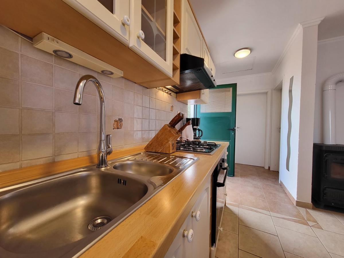 Holiday Home Duje Mali Iz Ngoại thất bức ảnh