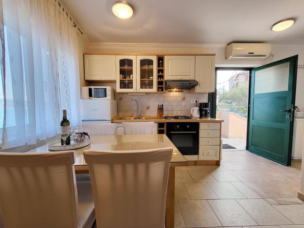Holiday Home Duje Mali Iz Ngoại thất bức ảnh