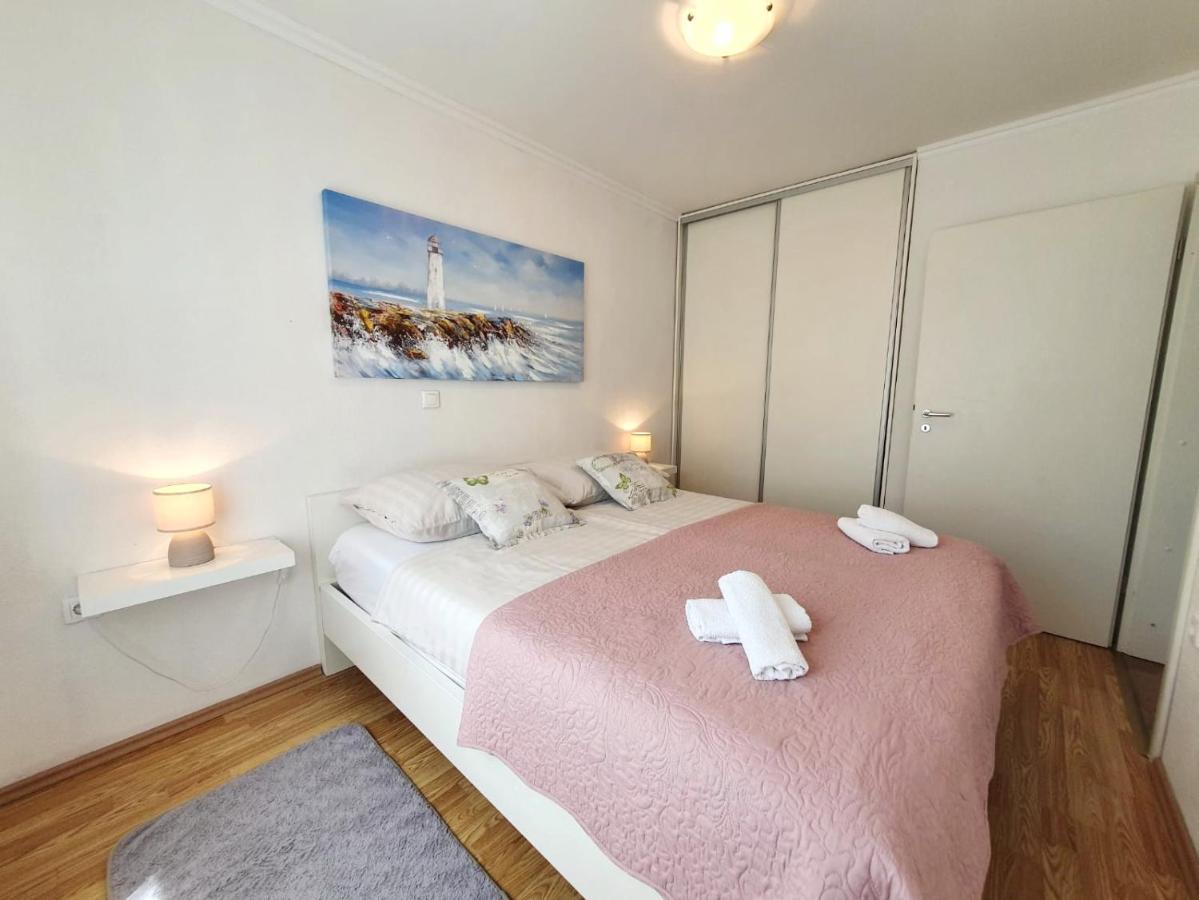 Holiday Home Duje Mali Iz Ngoại thất bức ảnh