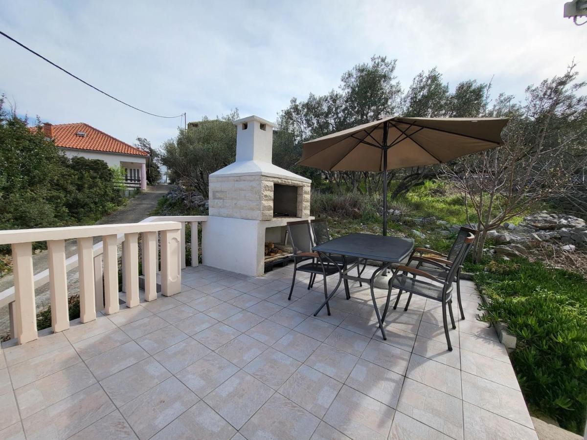 Holiday Home Duje Mali Iz Ngoại thất bức ảnh