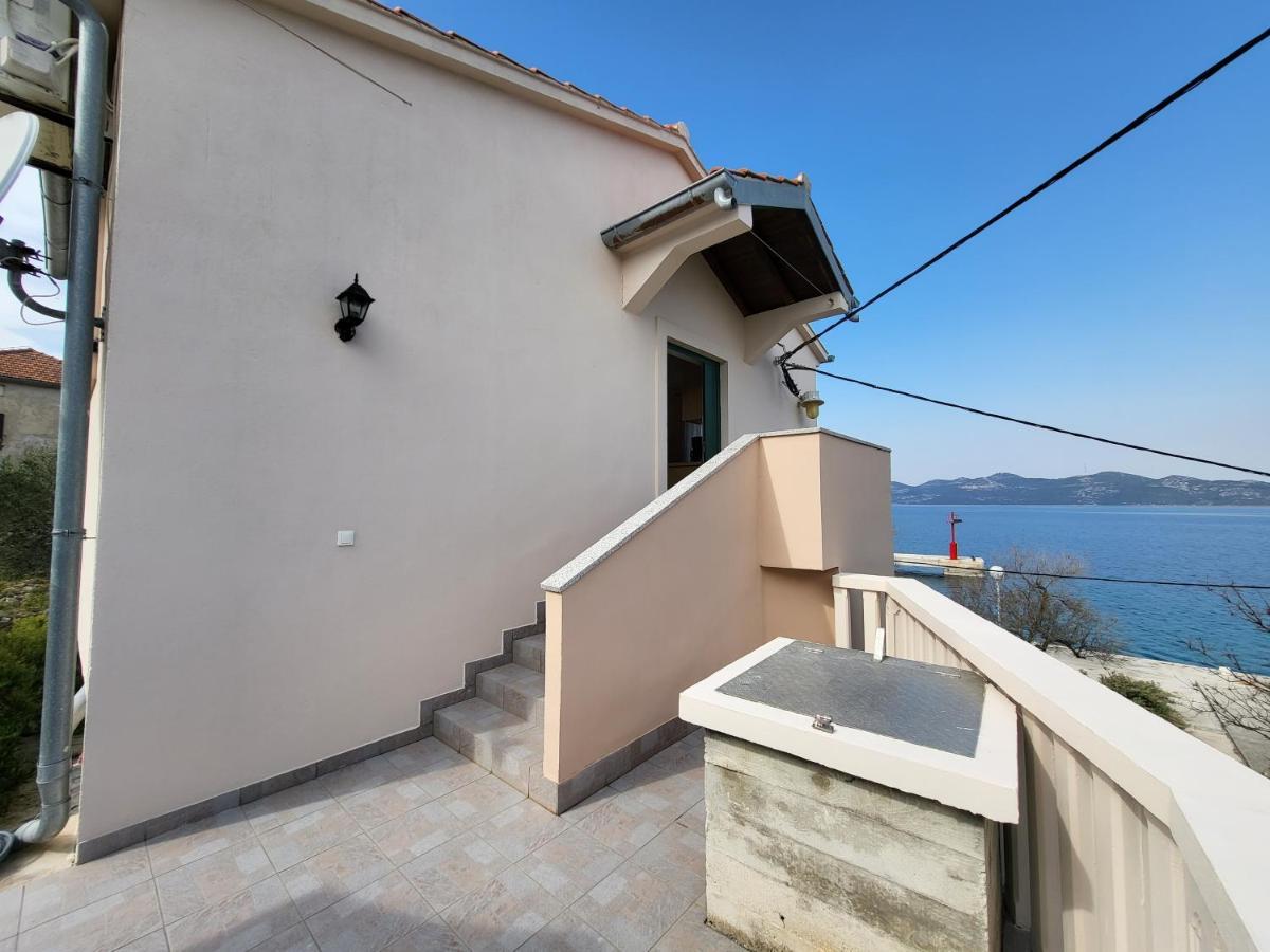 Holiday Home Duje Mali Iz Ngoại thất bức ảnh
